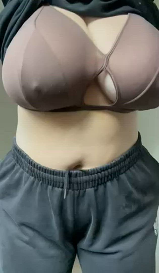  <strong>@emmalakes</strong> in big huge tits masturbating homemade porn video