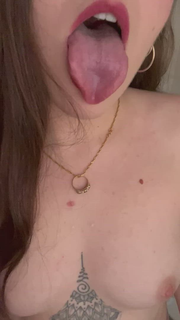 Evieesweet <strong>@cleoalice</strong> in natural small tits tongue fetish licking saliva porn video