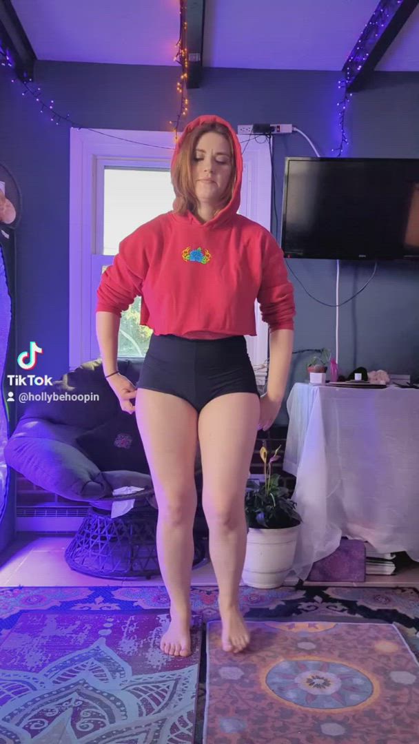 Hollybehoopin <strong>@hollybehoopin</strong> in porn video