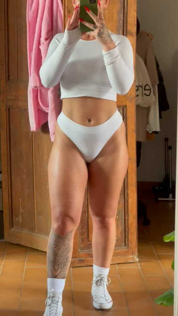  <strong>@hotchickmeg</strong> in porn video