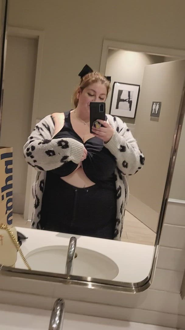 ImmortalMedusa <strong>@megandaw</strong> in huge tits flashing bbw porn video