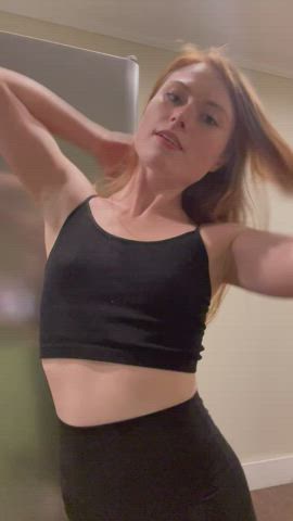 Itsbaileynix <strong>@itsbaileynix</strong> in 18 years old yoga pants onlyfans redhead petite cute porn video