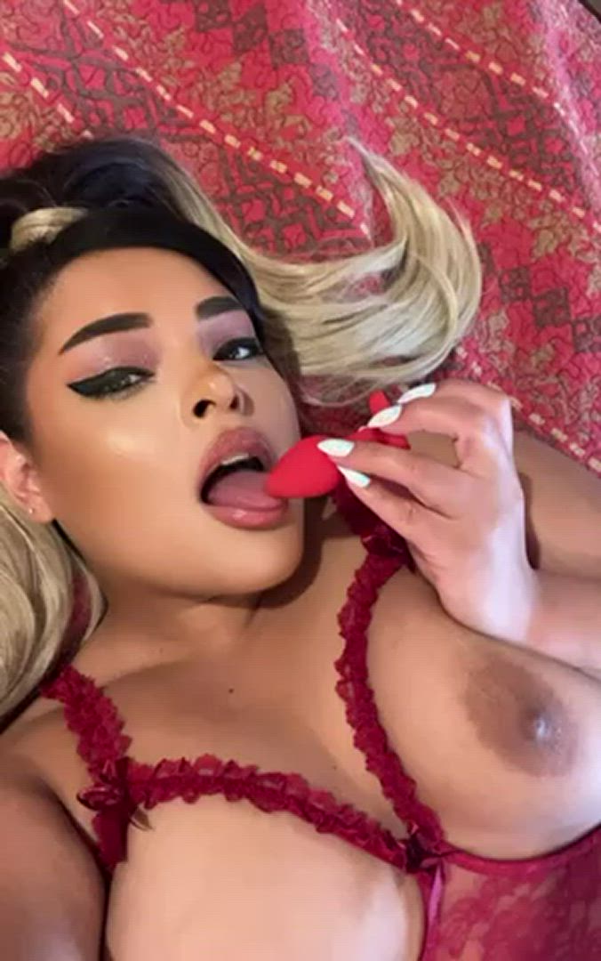 Itschanelxo <strong>@itschanelxo</strong> in porn video