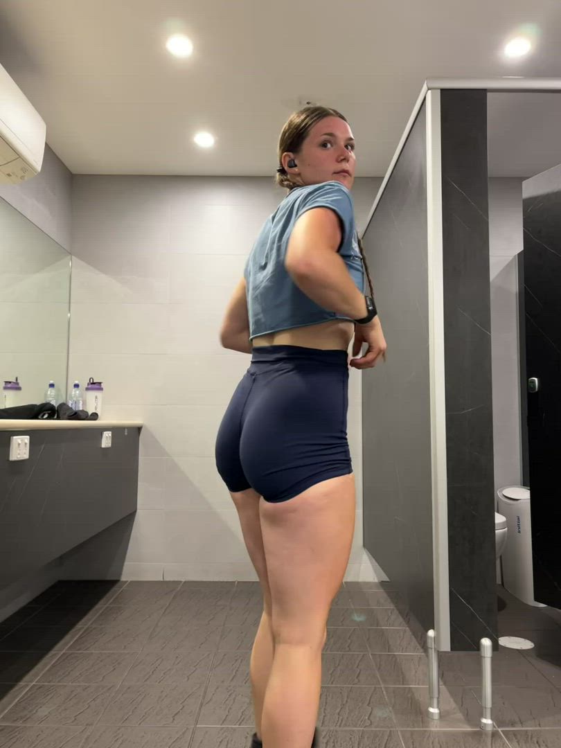 Itsnottaylah <strong>@itsnottaylah</strong> in porn video