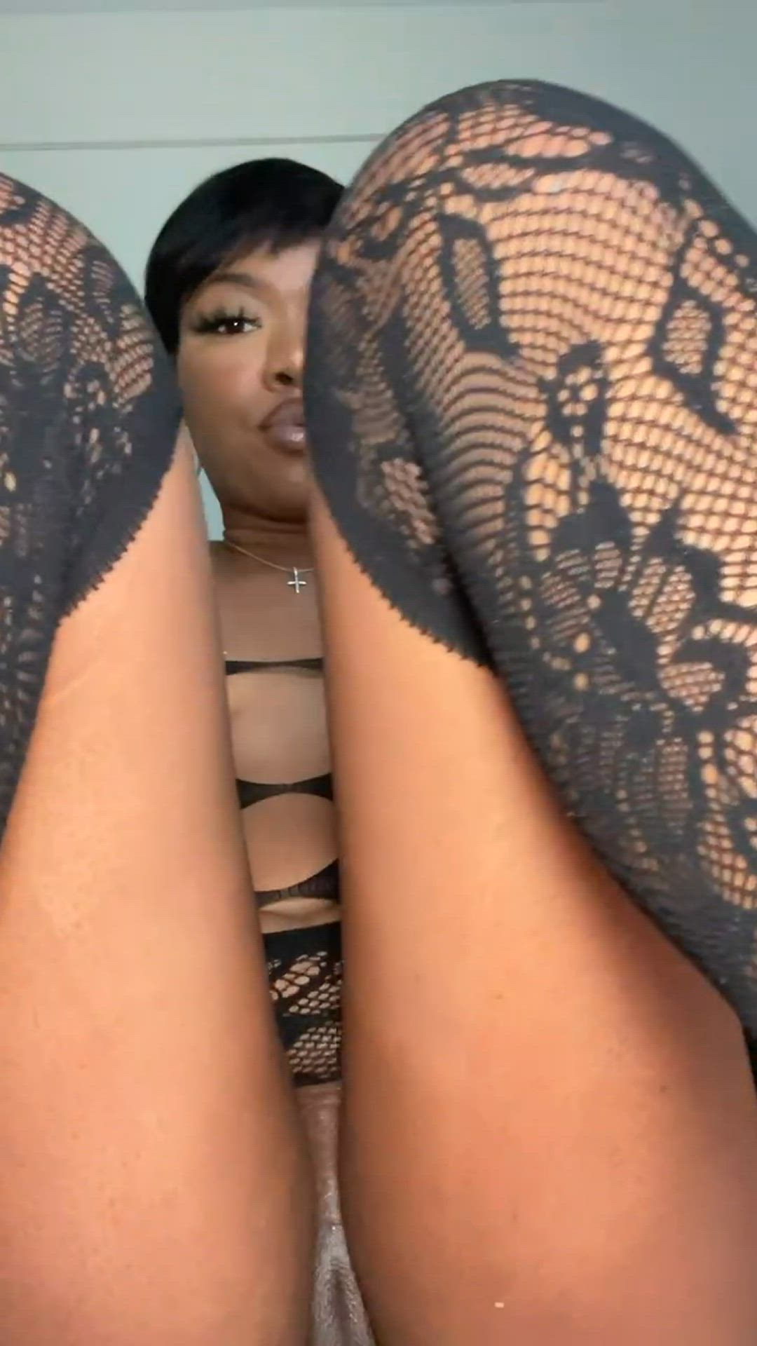 Itsthatmommy <strong>@itsthatmommy</strong> in fat lips tight pussy masturbating ebony porn video