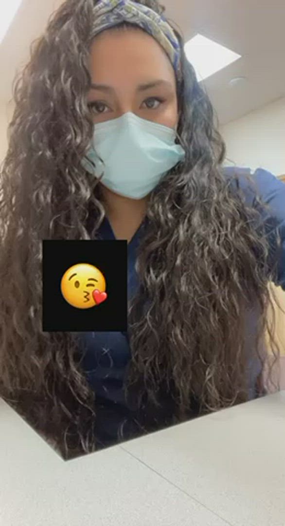 Juicymamiita <strong>@juicymamiita</strong> in curly hair colombian glasses porn video