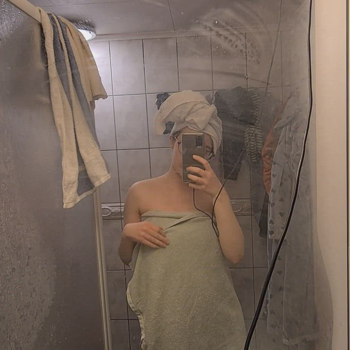  <strong>@leaavis</strong> in erect small nipples natural tits boobs naked body teen porn video