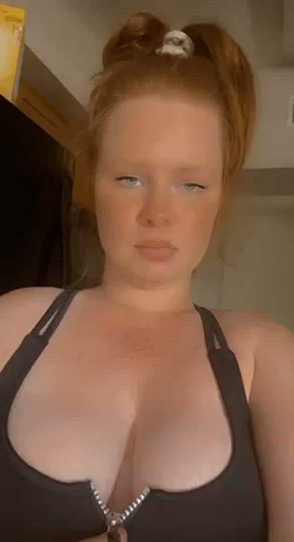 Lilbabybeks <strong>@lilbabybeks</strong> in porn video