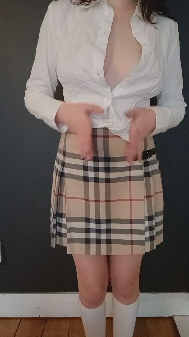Littlebonnieblack <strong>@littlebonnieblack</strong> in knee high socks 18 years old schoolgirl onlyfans amateur pale porn video