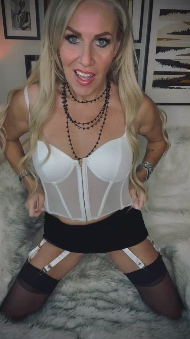 LongLegzLizzie <strong>@longlegzlizzie</strong> in porn video
