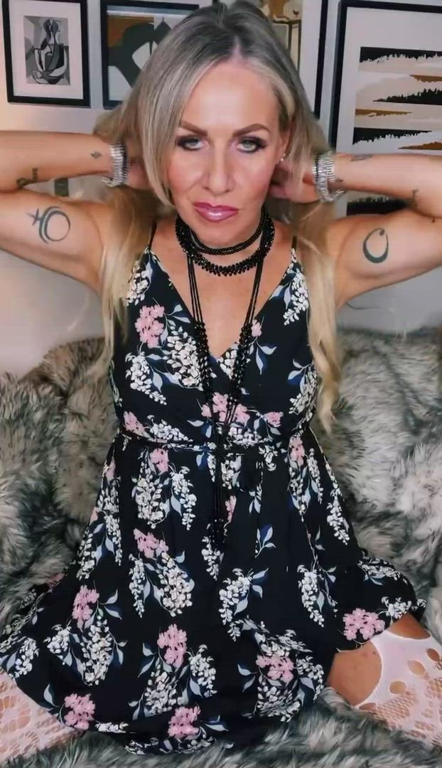 LongLegzLizzie <strong>@longlegzlizzie</strong> in porn video