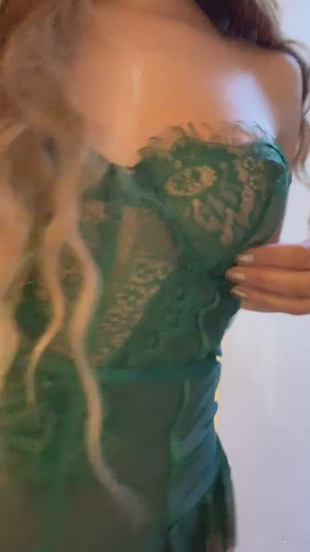 Mellaniejanie <strong>@mellaniejanie</strong> in fuck machine titty drop onlyfans latina porn video
