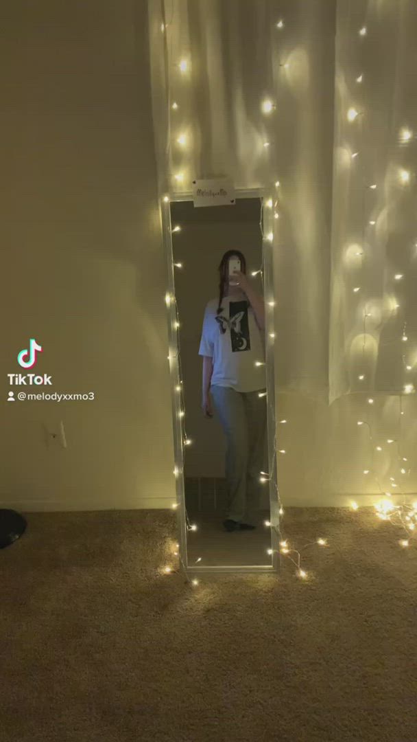 Melodyxxmo <strong>@melodyxxmo</strong> in porn video