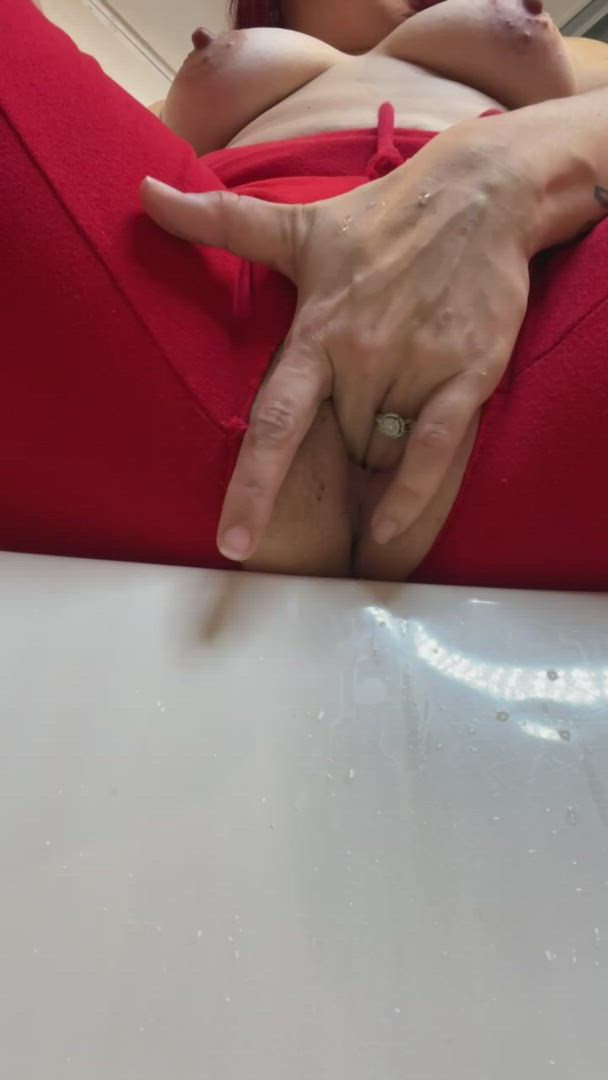 Moistymrs <strong>@moistymrs</strong> in porn video