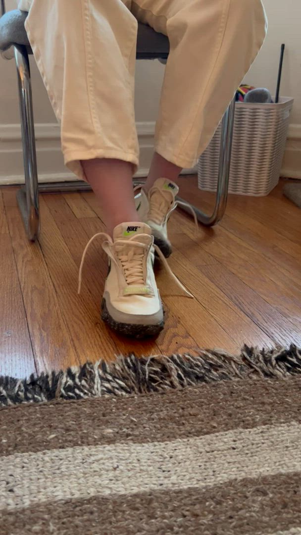 Myporcelaintoes <strong>@myporcelaintoes</strong> in fetish worship foot shoes feet porn video