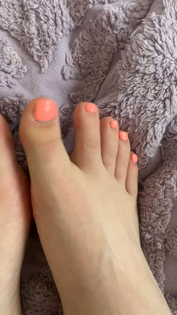 Myporcelaintoes <strong>@myporcelaintoes</strong> in fetish worship foot fetish feet soles toes porn video