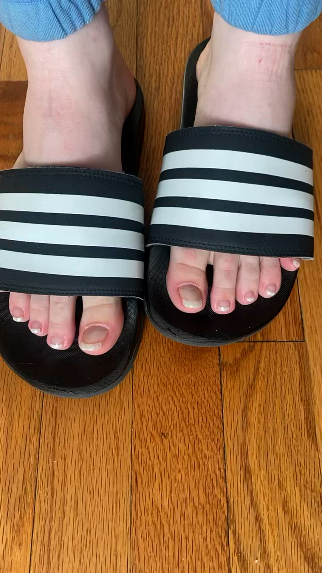 Myporcelaintoes <strong>@myporcelaintoes</strong> in foot worship fetish feet foot fetish onlyfans pawg toes porn video