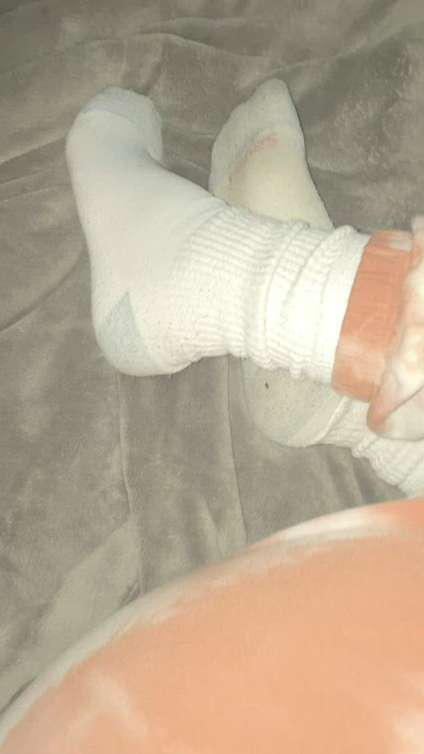 Myporcelaintoes <strong>@myporcelaintoes</strong> in foot worship fetish feet foot fetish socks soles porn video