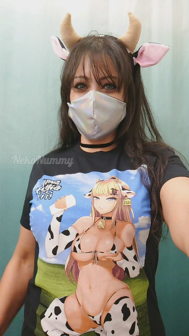  <strong>@nummynomnoms</strong> in big tits flashing milf porn video