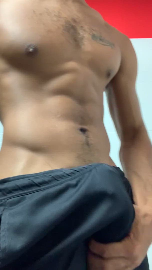 Ohhesdaddy444 <strong>@ohhesdaddy444</strong> in r/caughtpublic big dick homemade shower teen bbc porn video