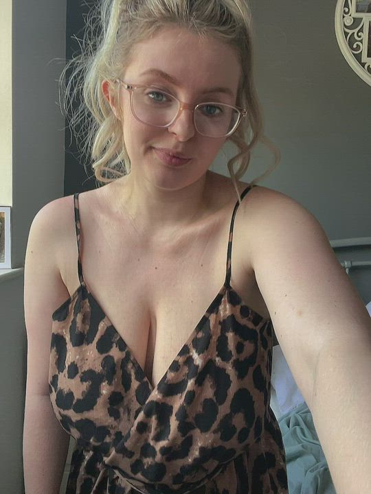 Peachnmelons <strong>@peachnmelons</strong> in big bouncing huge tits titty drop porn video