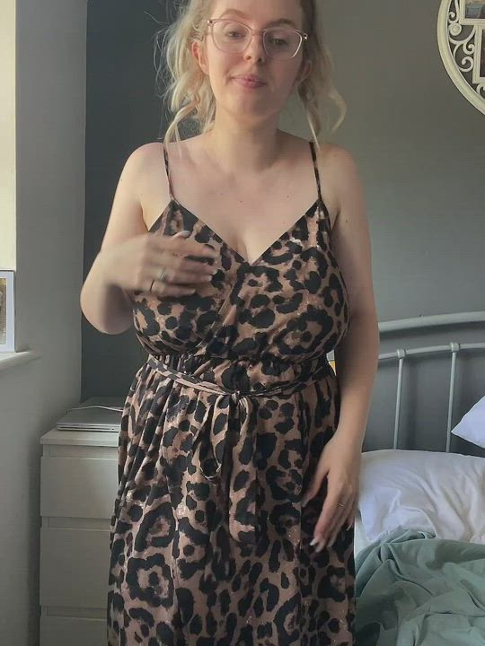 Peachnmelons <strong>@peachnmelons</strong> in big bouncing tits titty drop porn video