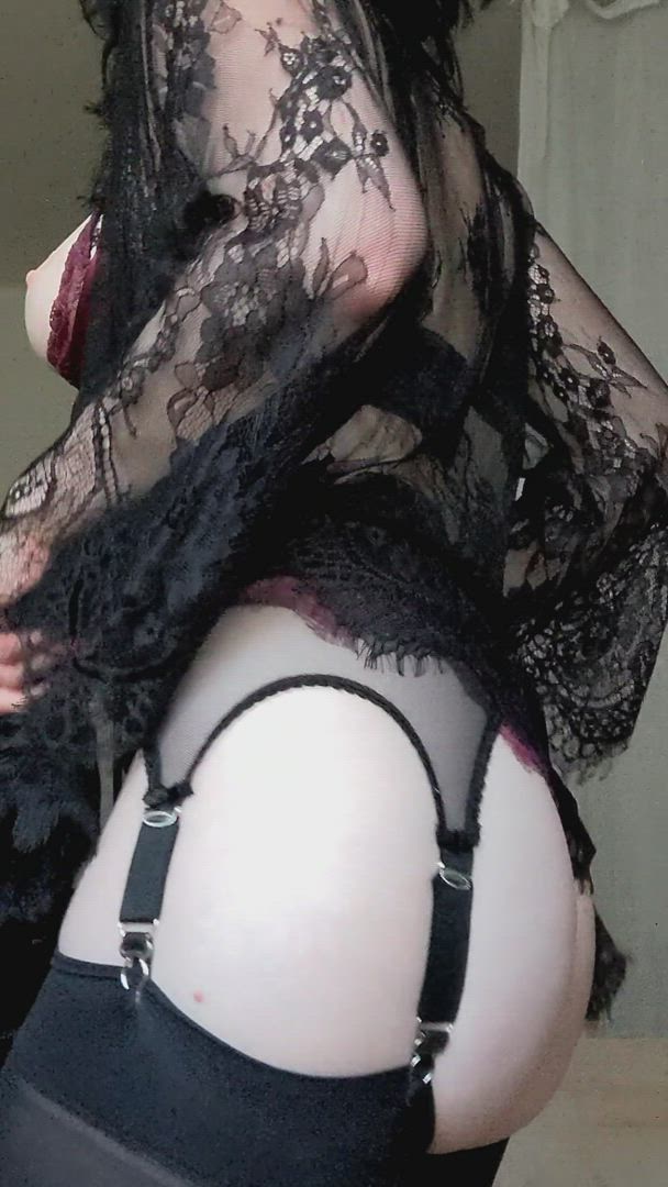 Quinnlinden <strong>@zoeunholy</strong> in porn video