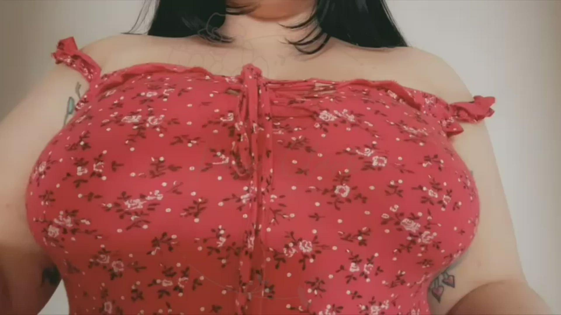  <strong>@rosiec19</strong> in titty drop big tits onlyfans lesbian boobs milf porn video