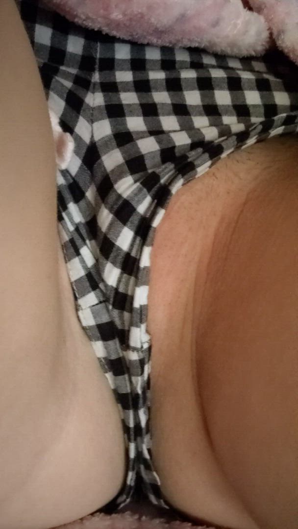 ScreenSlaverGirl <strong>@screenslavergirl</strong> in spread pussy close up porn video
