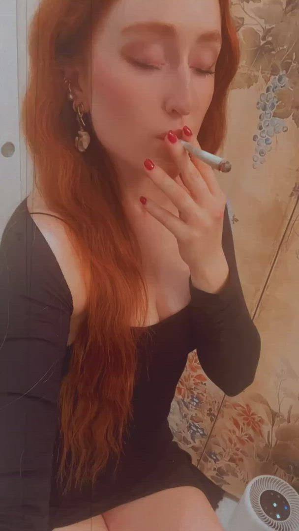 Seleneseven <strong>@seleneseven</strong> in big tits smoking milf porn video