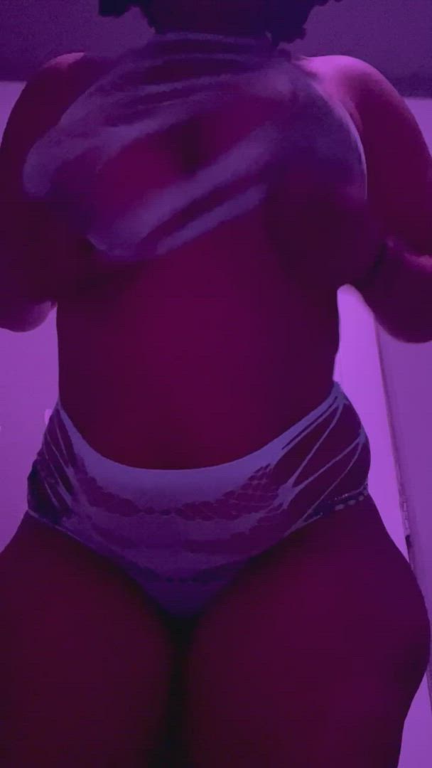 Shhhushaaa <strong>@shhhushaaa</strong> in tit worship titty drop onlyfans ebony thick milf porn video