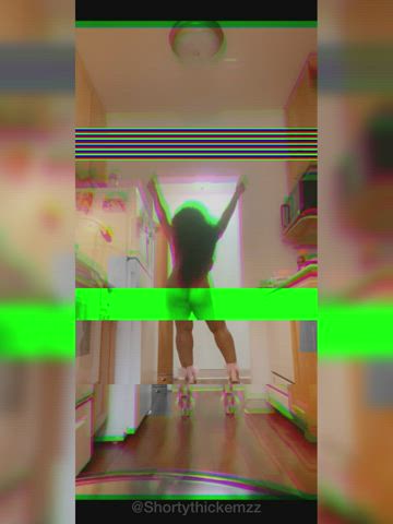 Shortythickemzz <strong>@shortythickemzz</strong> in high heels long hair stripper twerking dancing porn video