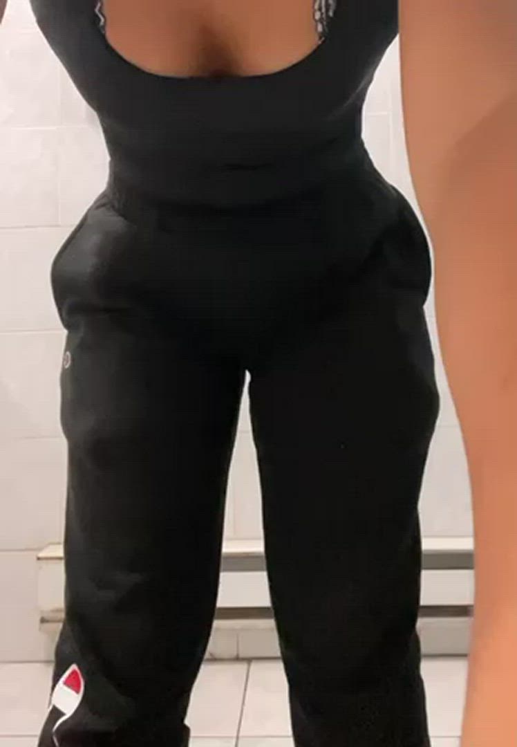 Staceyspankalot <strong>@staceyspankalot</strong> in big clapping spread ass teen porn video