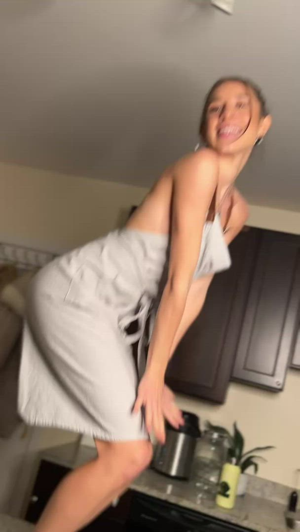 Sugarbean333 <strong>@bikinibites_afterdark</strong> in small tits white girl amateur dancing cute ass porn video