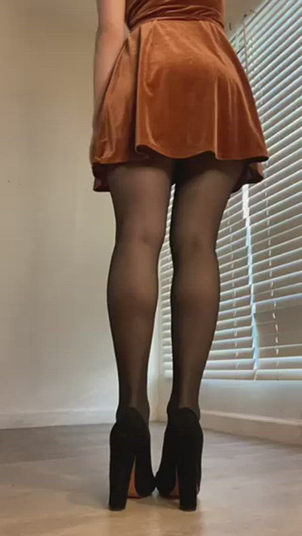  <strong>@swanlakehouse</strong> in high heels pantyhose feet porn video