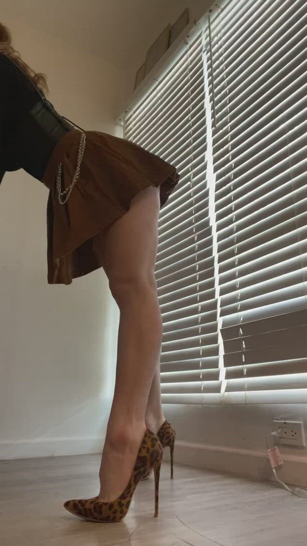  <strong>@swanlakehouse</strong> in high heels skirt legs porn video