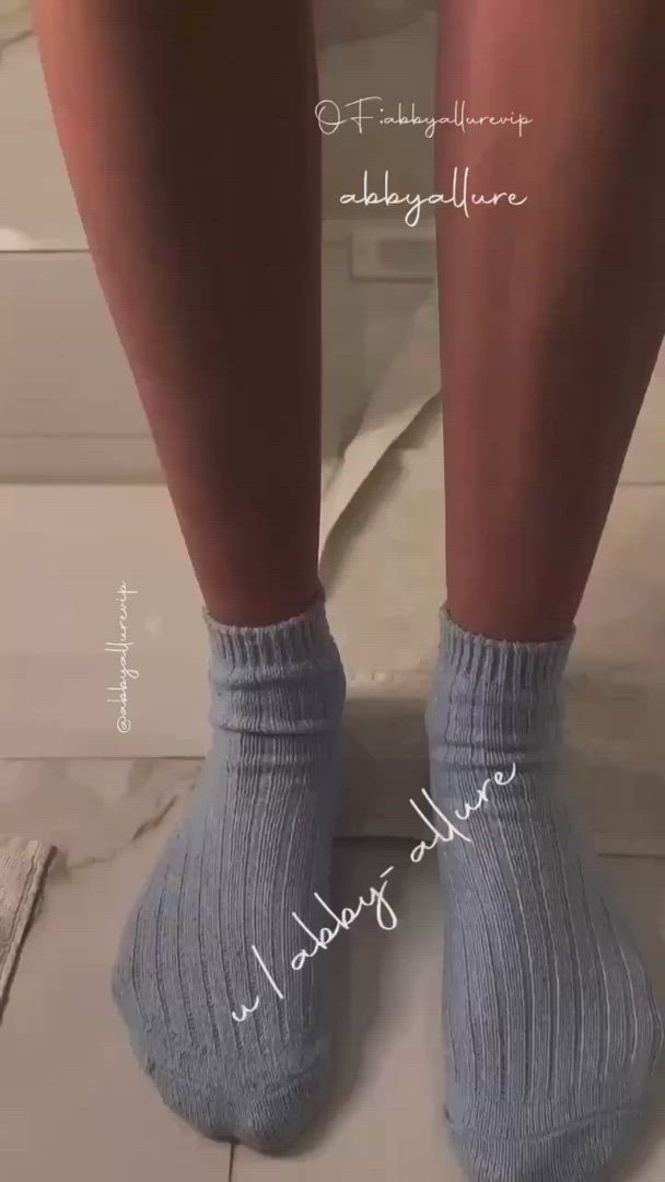 Teenybopper <strong>@abbyallurevip</strong> in lips shaved pussy barely legal foot worship foot fetish teen porn video