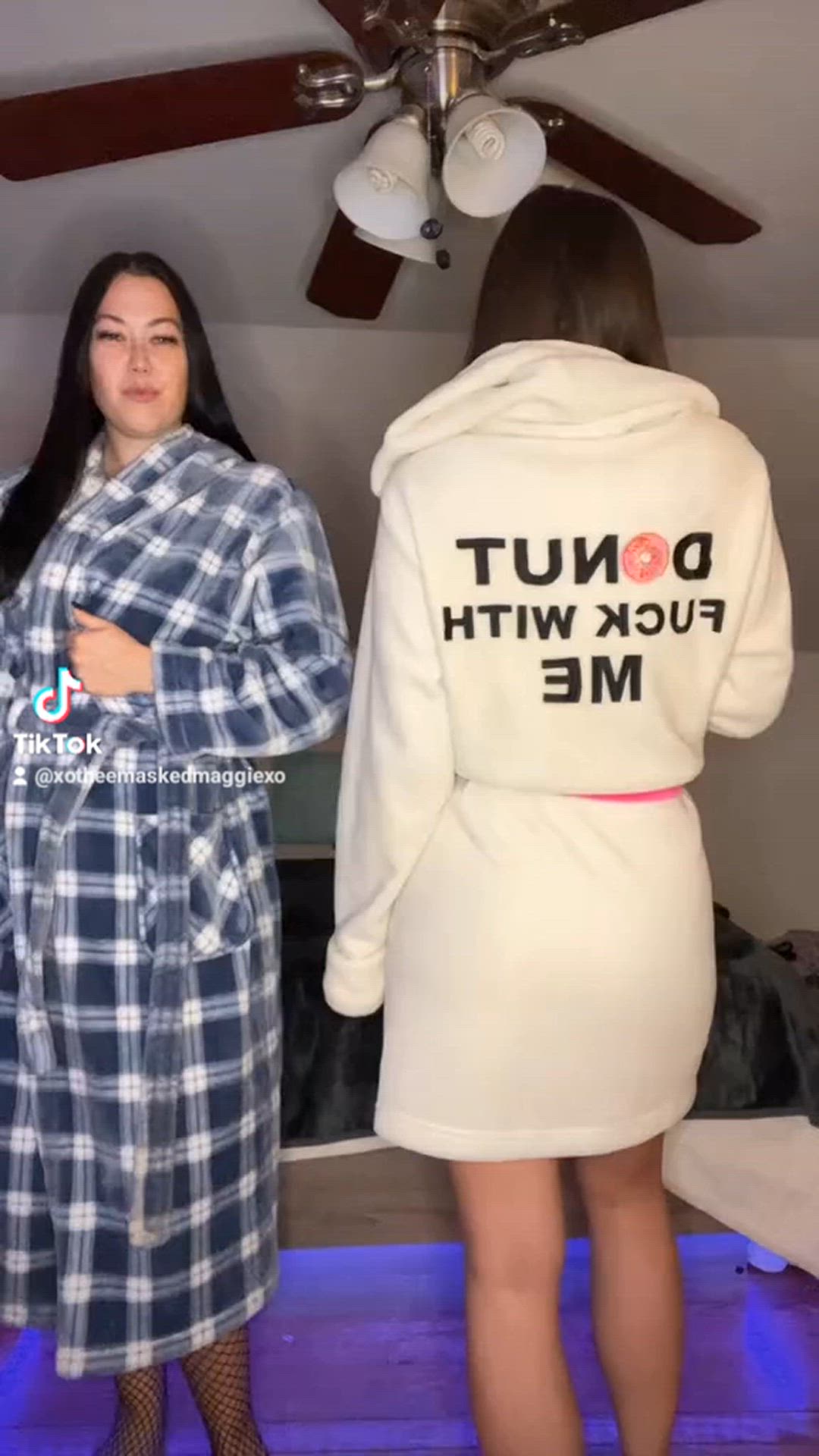 Theemaskedmaggie <strong>@theemaskedmaggie</strong> in natural tits amateur cute porn video