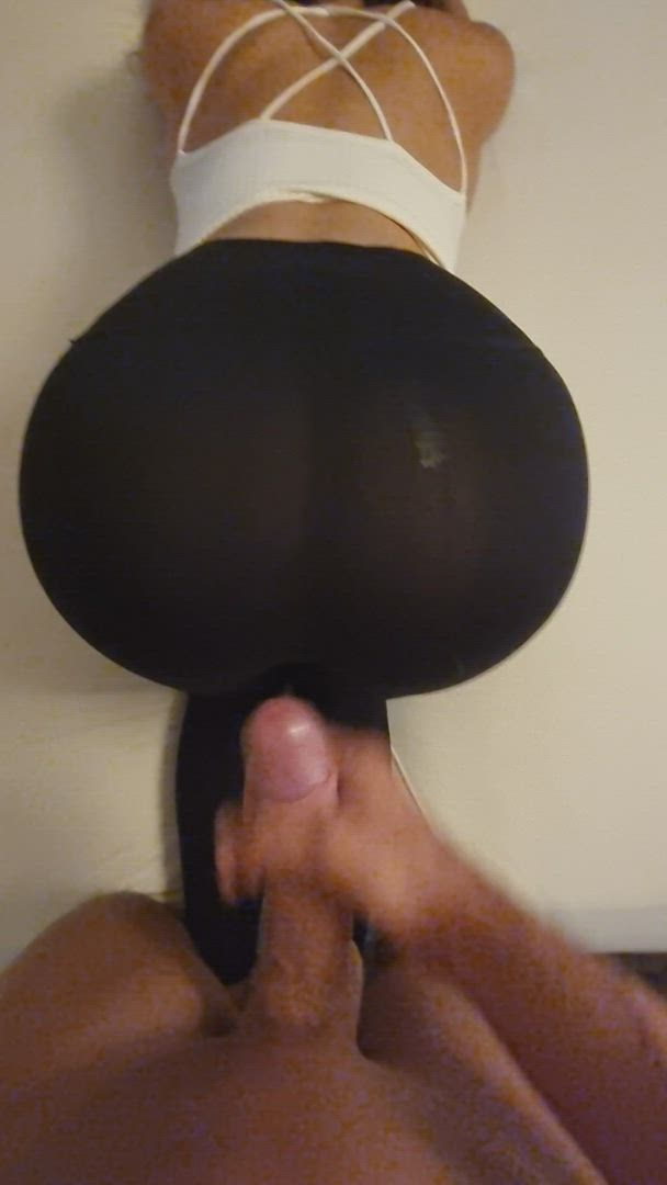 Thehandjobgod <strong>@thehandjobgod</strong> in yoga pants ass on cum onlyfans cumshot pornhub porn video