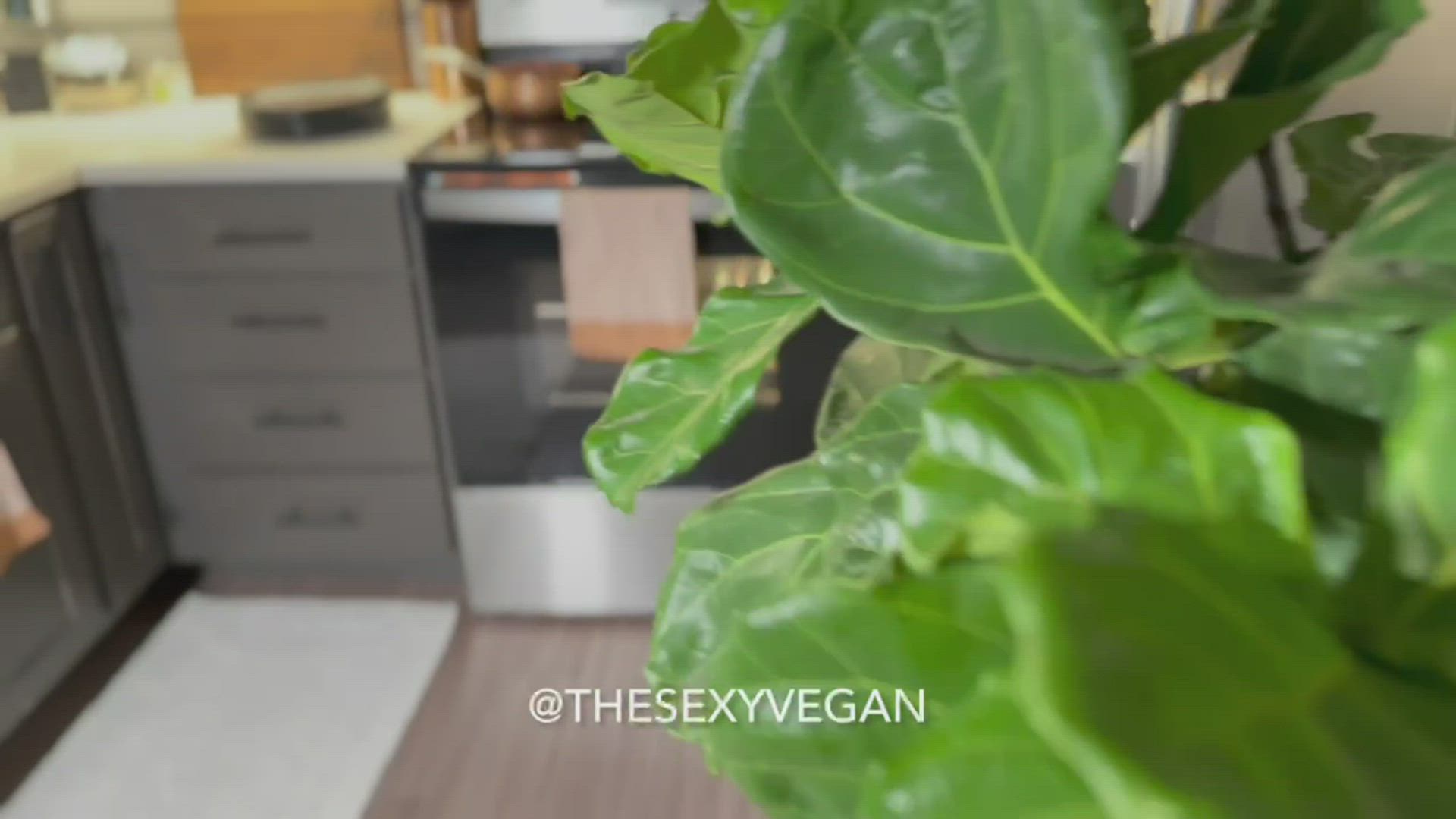 Thesexyvegan <strong>@thesexyveganfree</strong> in porn video