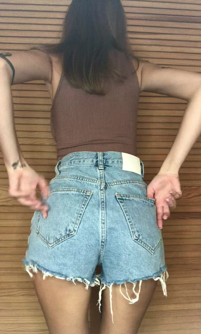 Valerieflor <strong>@valerieflor</strong> in porn video