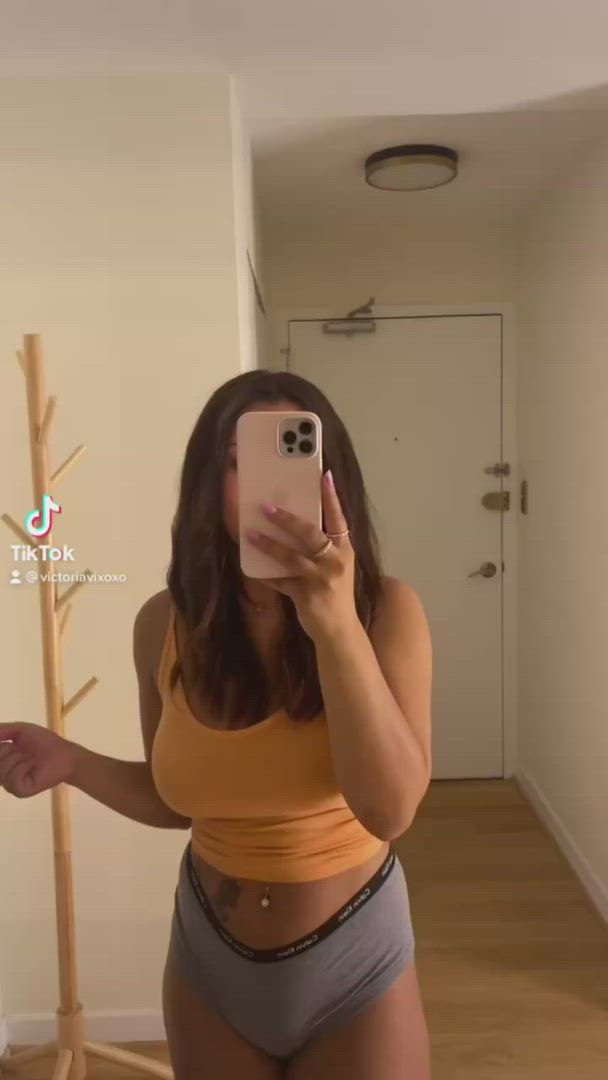 Victorialovexoxo <strong>@victorialovexoxo</strong> in porn video