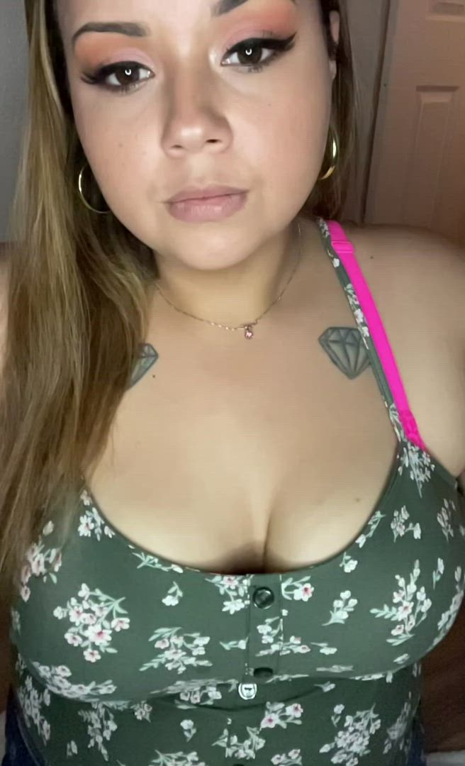 P r i n c e s a . k  <strong>@princesa_k47</strong> in slow motion latina boobs porn video