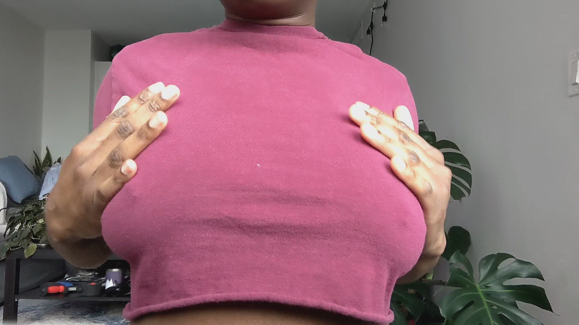 Peachrockbod <strong>@evesisaac</strong> in big natural tits titty drop ebony porn video