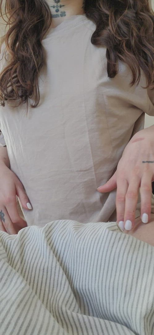 Phoeberey <strong>@pheobe.rey</strong> in small tits brunette jiggling porn video