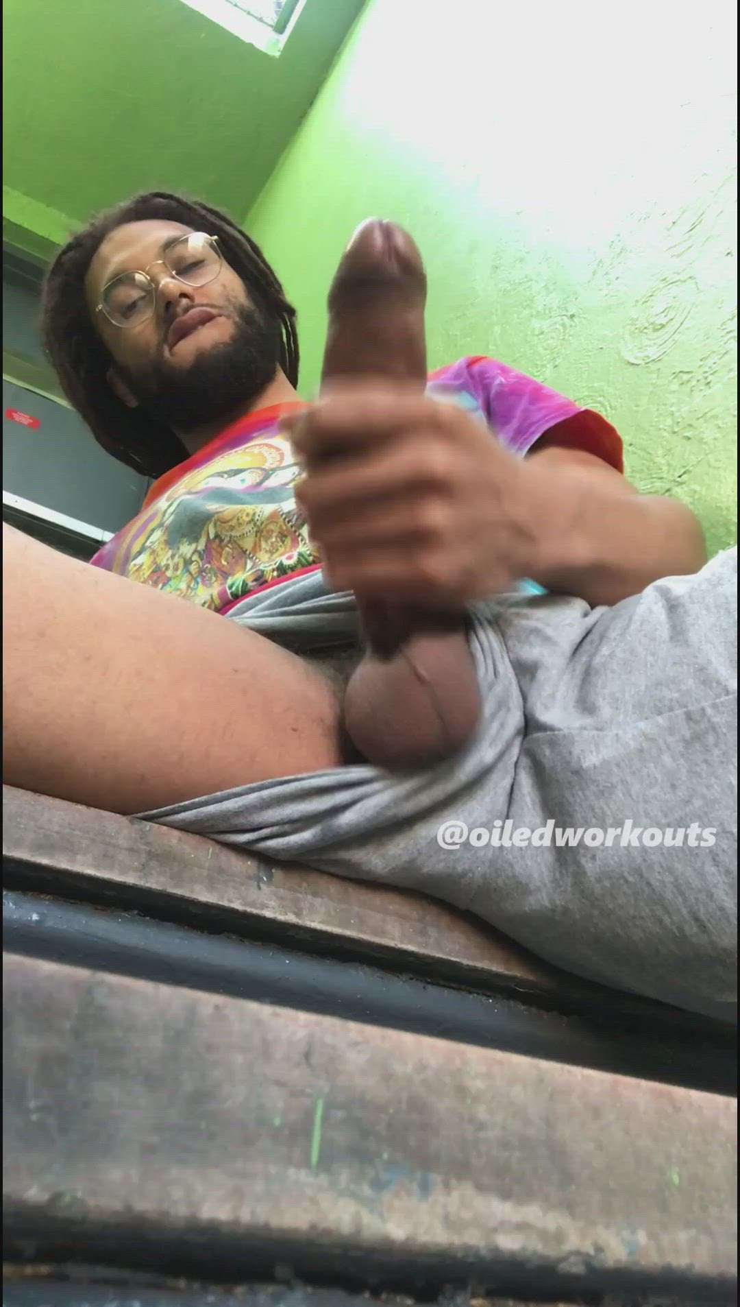 Platanomaduros <strong>@oiledworkouts</strong> in masturbating big dick jerk off amateur cock bbc porn video