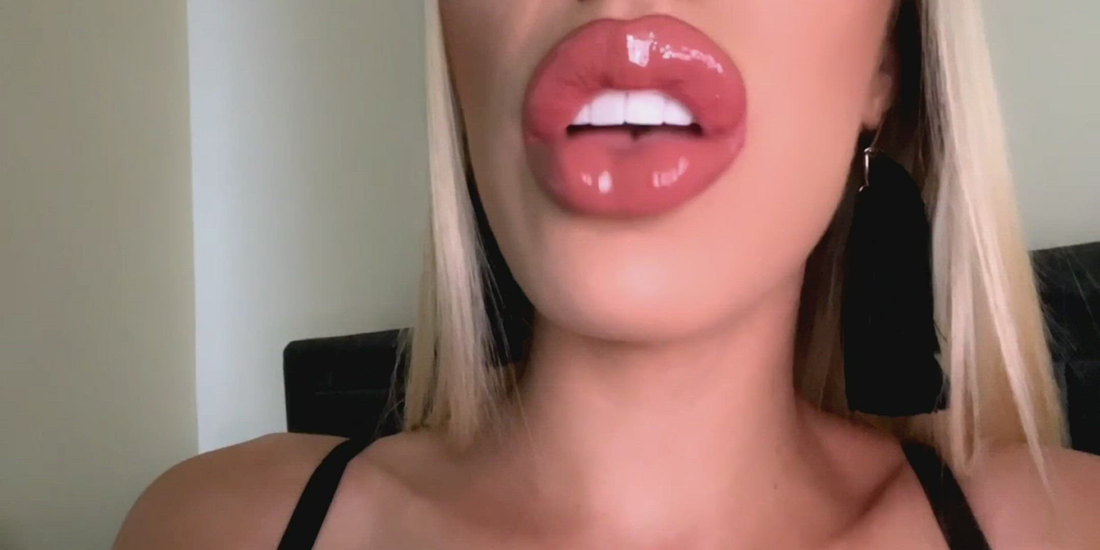 Playgirl Kimmi ✨ <strong>@playgirlkim</strong> in big fake tits fake boobs lipstick onlyfans blonde spit porn video