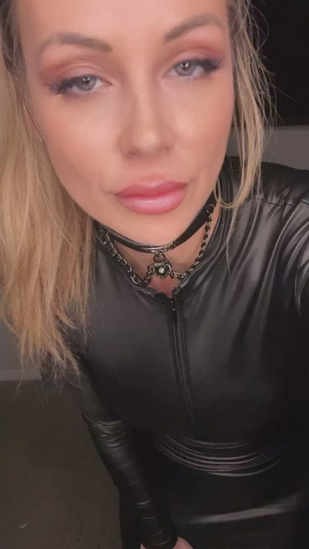 Portiaplays <strong>@portiaplaysfree</strong> in big tits collar dildo porn video