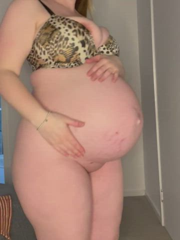 Pregmummy <strong>@pregnanthotwife8</strong> in big tits big ass milf porn video