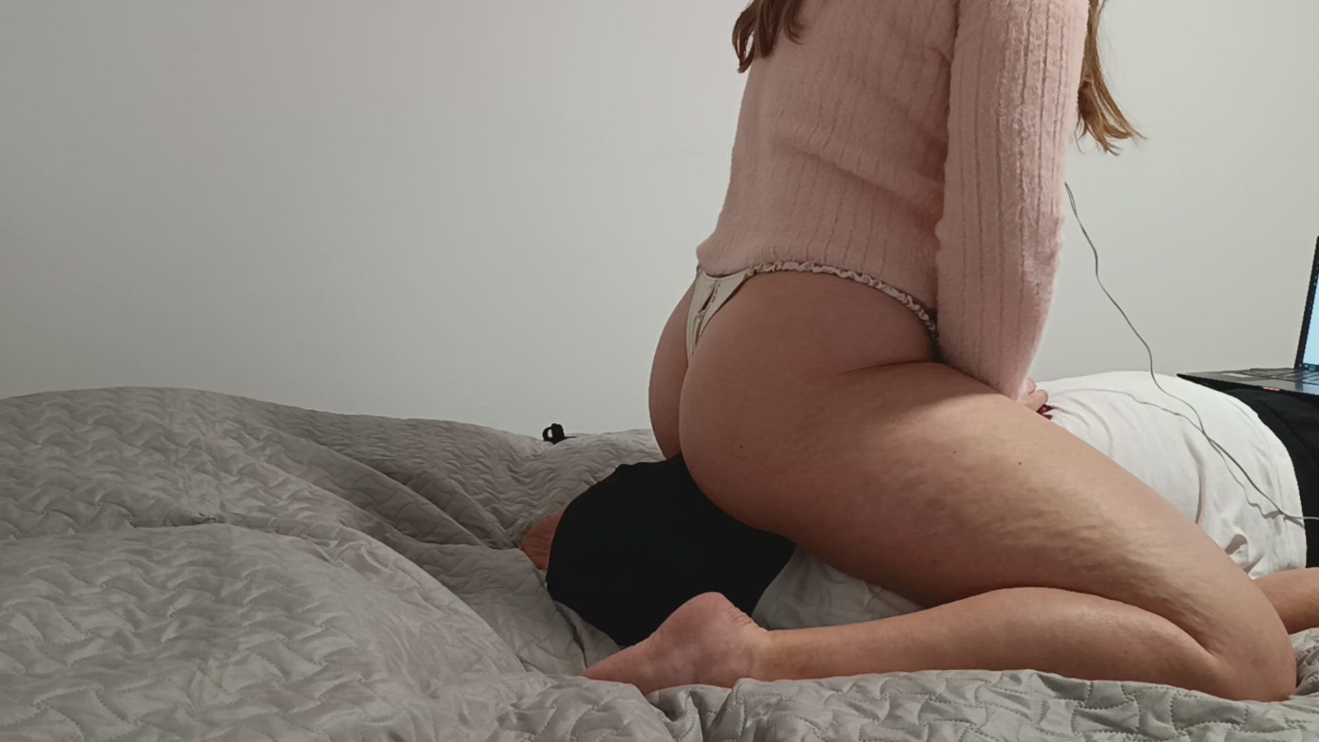 Queensylvia <strong>@itsqueensylvia</strong> in face smothering face farting face sitting fetish fart facesitting femdom porn video